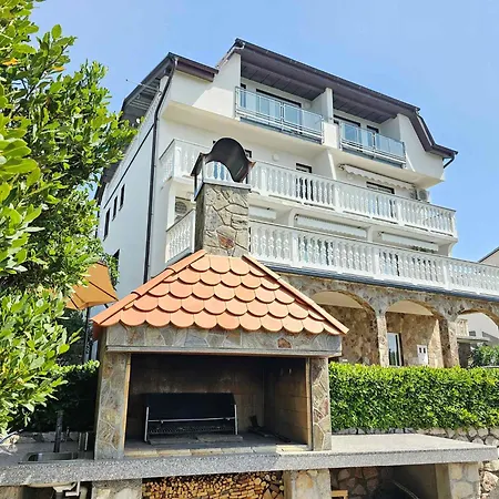 דירה In Novi Vinodolski 44643