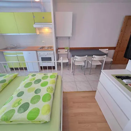 In 44643 Apartment